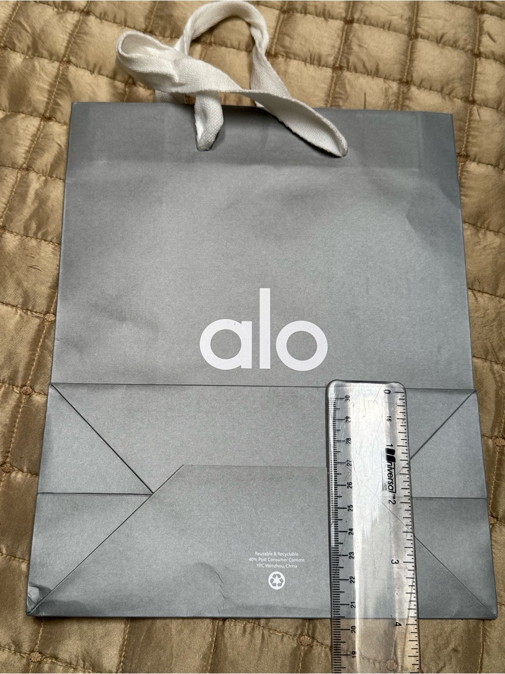 Alo Shopping Bag Gift Bag - Picture 7 of 8